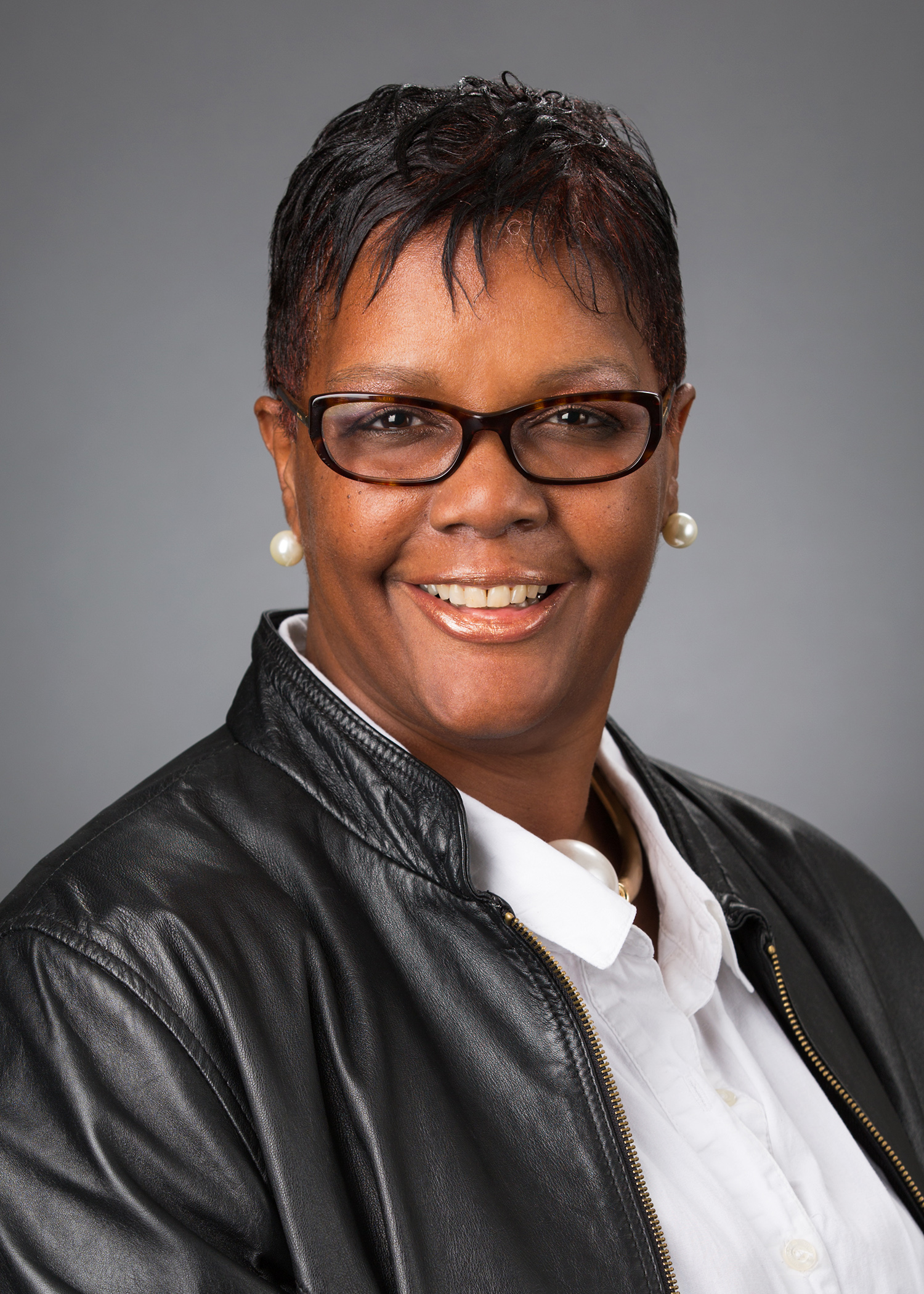 Angie Massey headshot